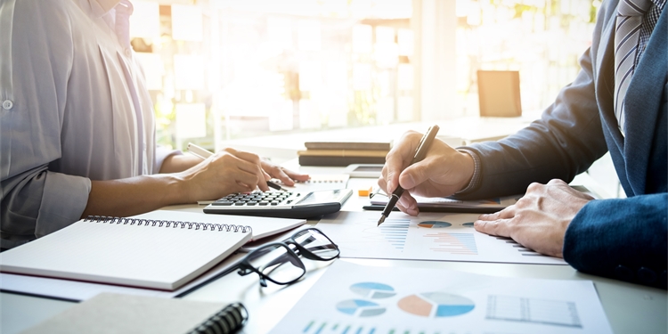 Como os escritórios e os departamentos jurídicos podem melhorar a eficiência e aumentar sua produtividade?