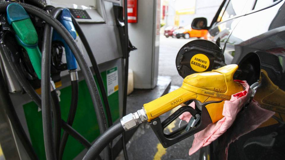 GAZETA DO POVO – Como Bolsonaro quer baixar o preço da gasolina e por que será tão difícil