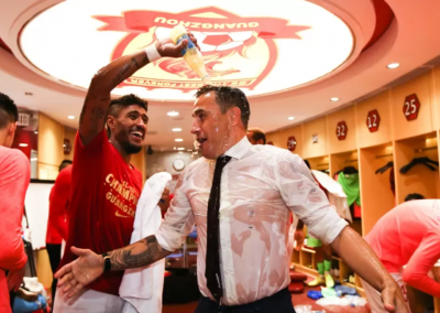 UOL Esportes – Fonte Seca: Brasileiros sofrem calote na China, e futebol milionário amarca crise em meio a desaceleração econômica local